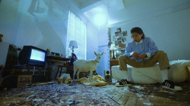 「無邪気な俺をみてほしい。」今年の顔16歳のアーティストYOSHI第74回毎日映画コンクール新人賞にもノミネートされた彼が2019年の締めくくりに「KIDS」MUSIC VIDEOを公開