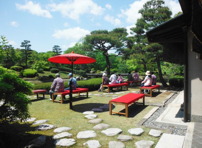 近江八景「勢多の夕照」をイメージした日本庭園も鑑賞できる