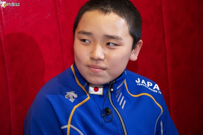 第2回の放送に出演、フェンシングに打ち込む小学生の中浦秀哲くん。