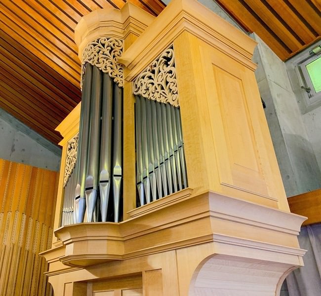 霞ヶ丘教会のオルガン