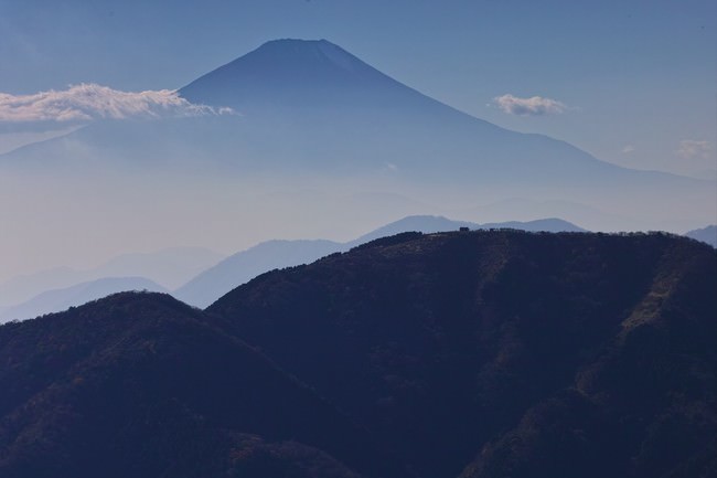 「大山からみる富士山」撮影：三宅岳