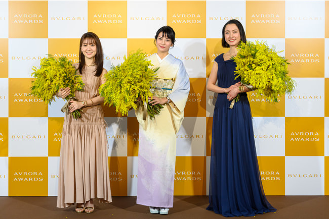 左から：女優の大島優子さん、女優の柴咲コウさん、ジャーナリストの伊藤詩織さん