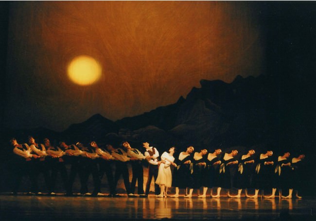 JAZZとバレエのコラボレーション「デューク・エリントン・バレエ」& 舞踊史に輝く珠玉の名作「アルルの女」。バレエ振付の鬼才ローラン・プティの2作品、同時上演。