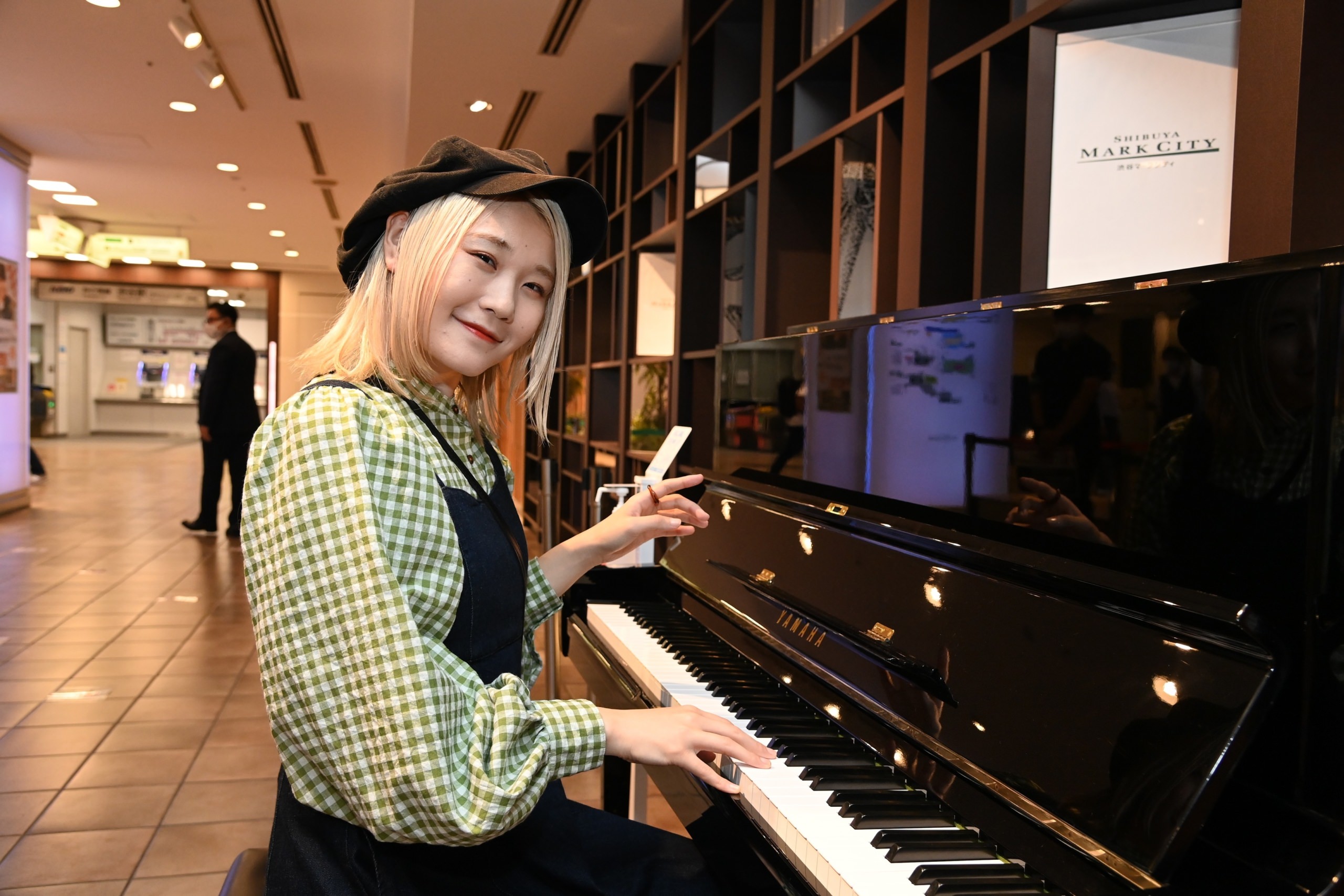 人気ピアノYouTuberハラミちゃん、
渋谷マークシティのストリートピアノ設置記念イベントゲスト出演！生演奏披露で感動に包む。
『夜に駆ける』、嵐の歴代名曲メドレーなど即興演奏。
今後挑戦したいこと「子どもたちの笑顔をつくりたい」