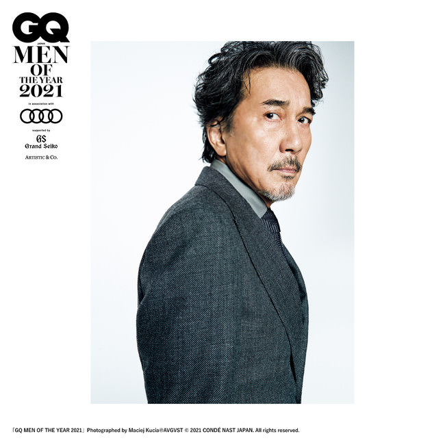 『GQ MEN OF THE YEAR 2021』Photographed by Maciej Kucia @ AVGVST © 2021 CONDÉ NAST JAPAN. All rights reserved.