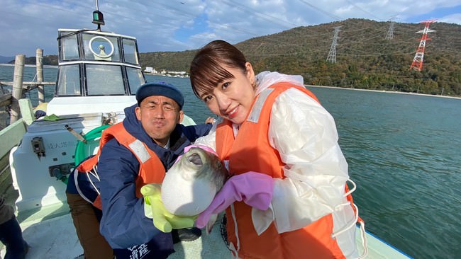 ゲストの高橋みなみ(写真右)と福井・高浜町へ