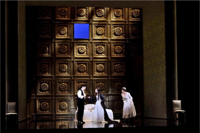 東京二期会オペラ劇場『フィガロの結婚』2016年公演より　（撮影：三枝近志）