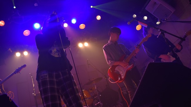 男女メンバー5人構成。千葉県高校2年生バンド、ノンアルコール。