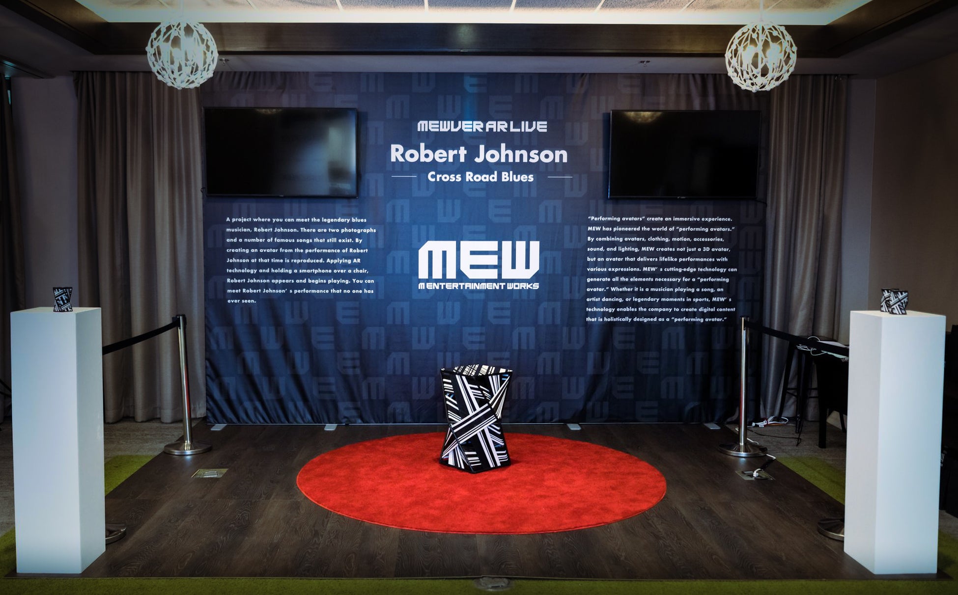 MEWが仕掛ける第一弾プロジェクトが、米国最大の音楽イベント「GRAMMYs®️」にて初公開！来場者の元には謎のチケットとミニチュアの椅子。無人のステージで巻き起こる前代未聞のエンターテイメントショー