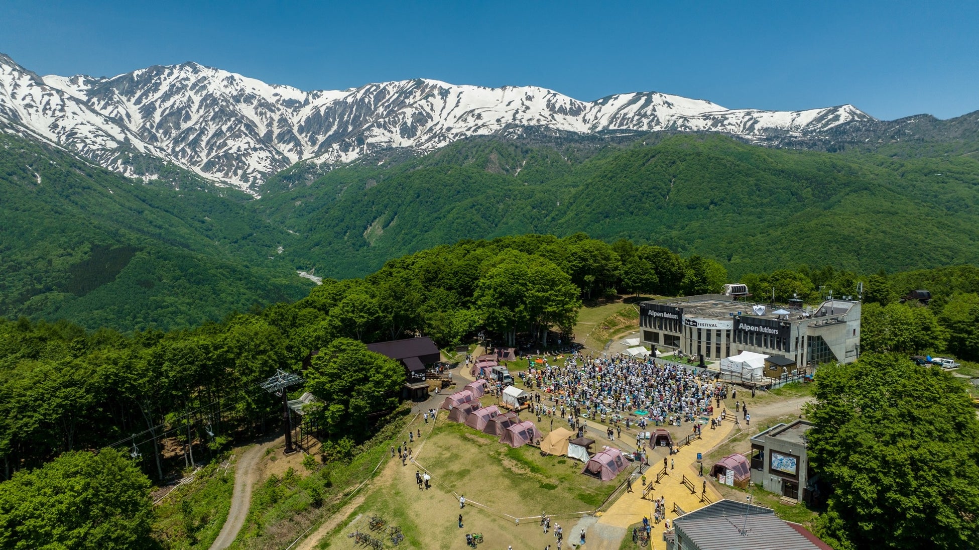 山頂フェス『HAKUBAヤッホー！FESTIVAL 2022』約8000人の来場者を記録　音楽ライブ最終日チケットはソールドアウト、好評を受けて次回開催が決定