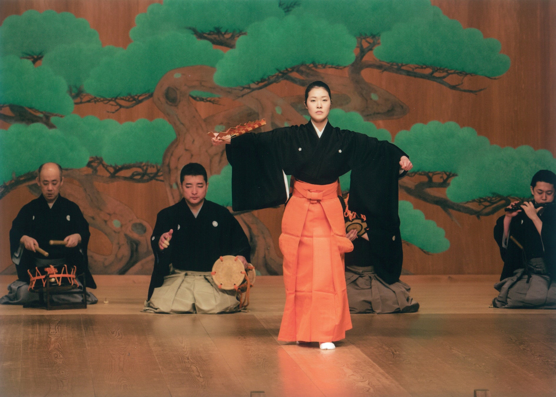 女性若手能楽師「寺井姉妹」による昼公演、GINZA SIX観世能楽堂にて開催