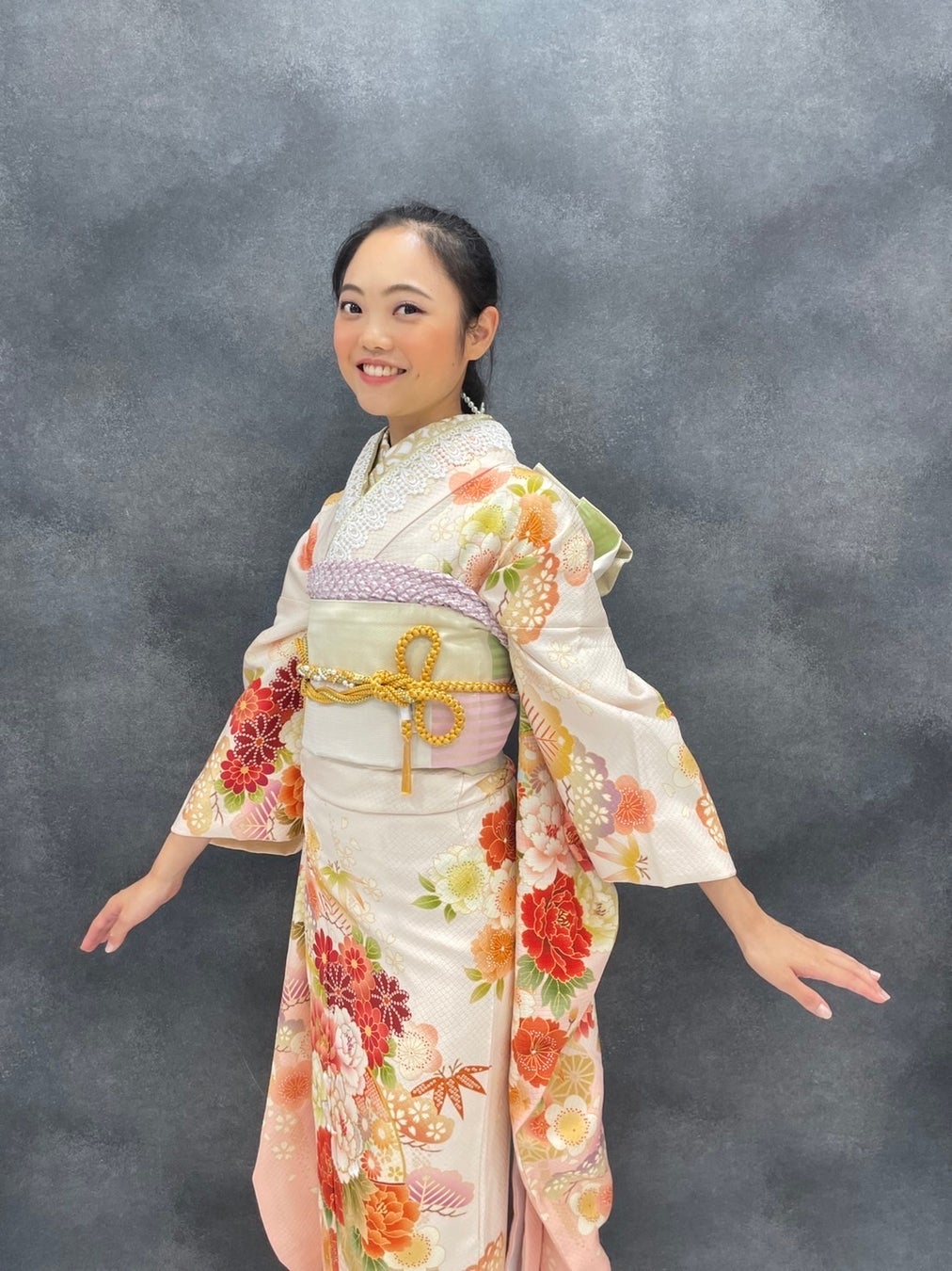 日本一可愛い女子大生を決めるミスコン『ミスユニバーシティ』第３位が振袖姿を披露