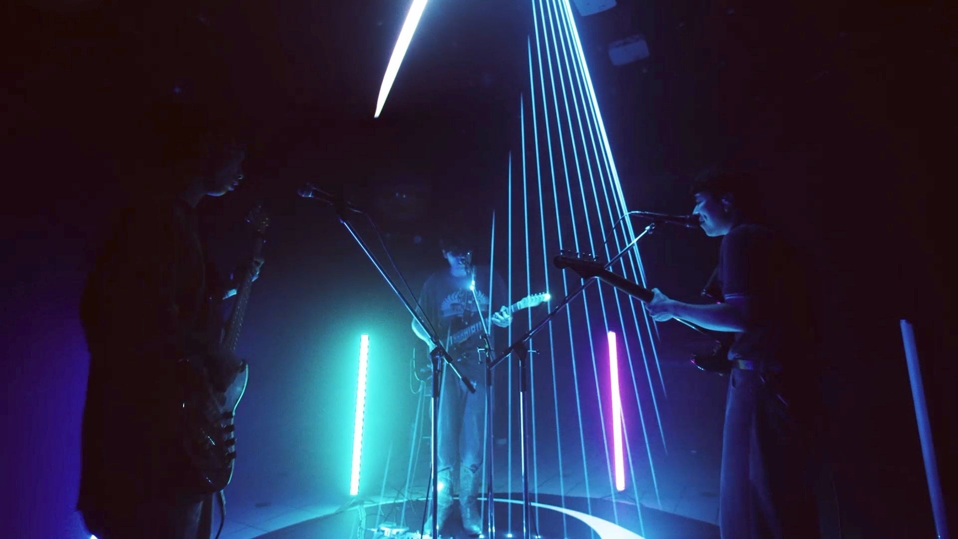 「Bitfan」にて、アイドルグループ・真っ白なキャンバスのオフィシャルファンクラブをオープン!