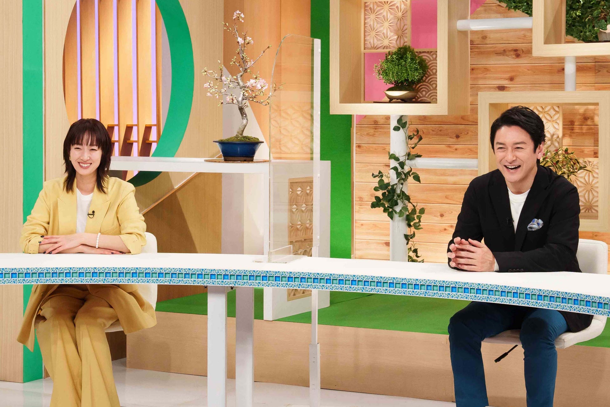 岡崎紗絵、自身初となるカレンダーを好評販売中！SNS等での大反響を記念して北海道で撮影された未公開カット5枚を初公開