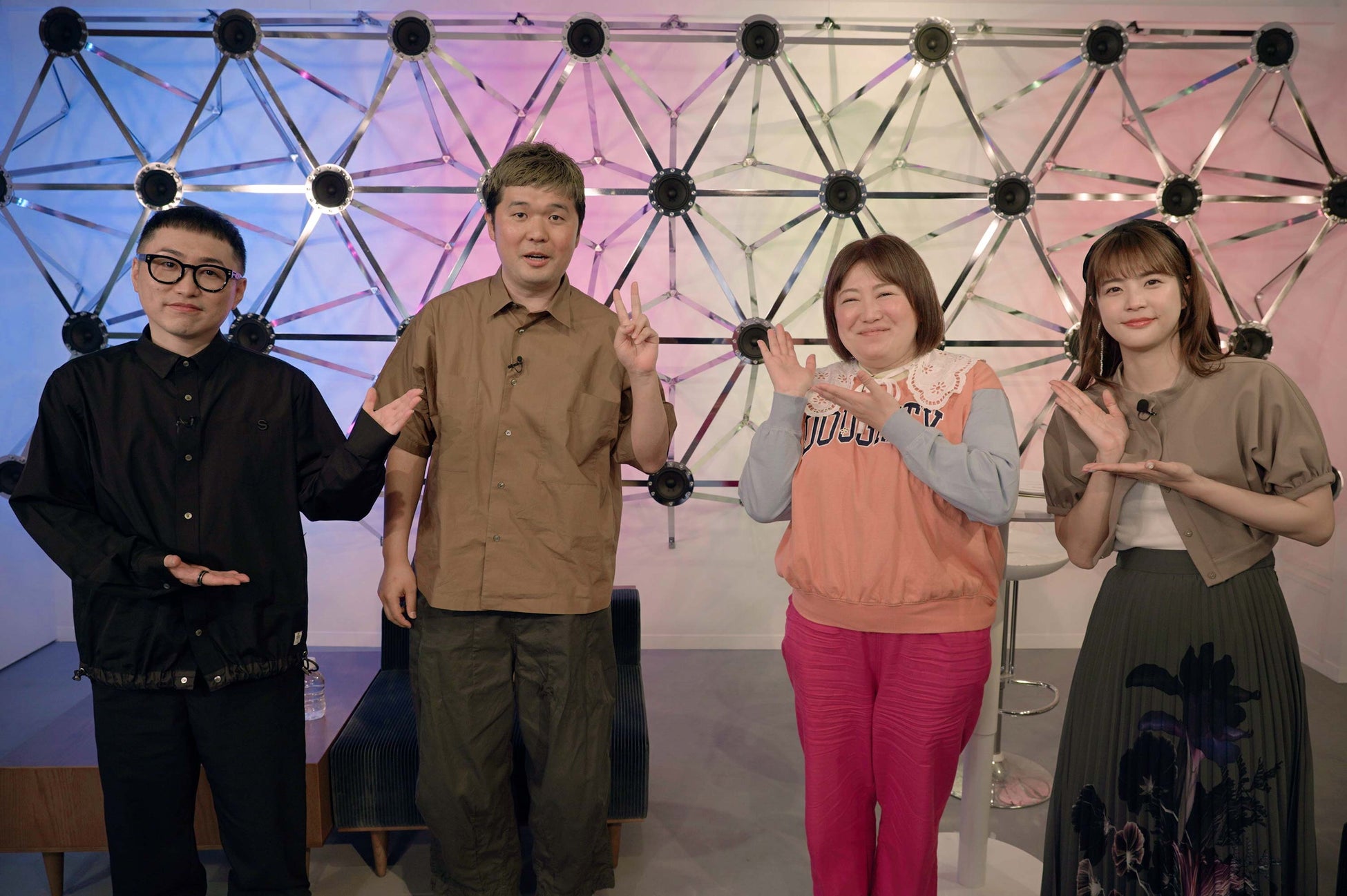 飯豊まりえデビュー15周年記念写真集『かの日、』 8月23日(水) 発売決定!