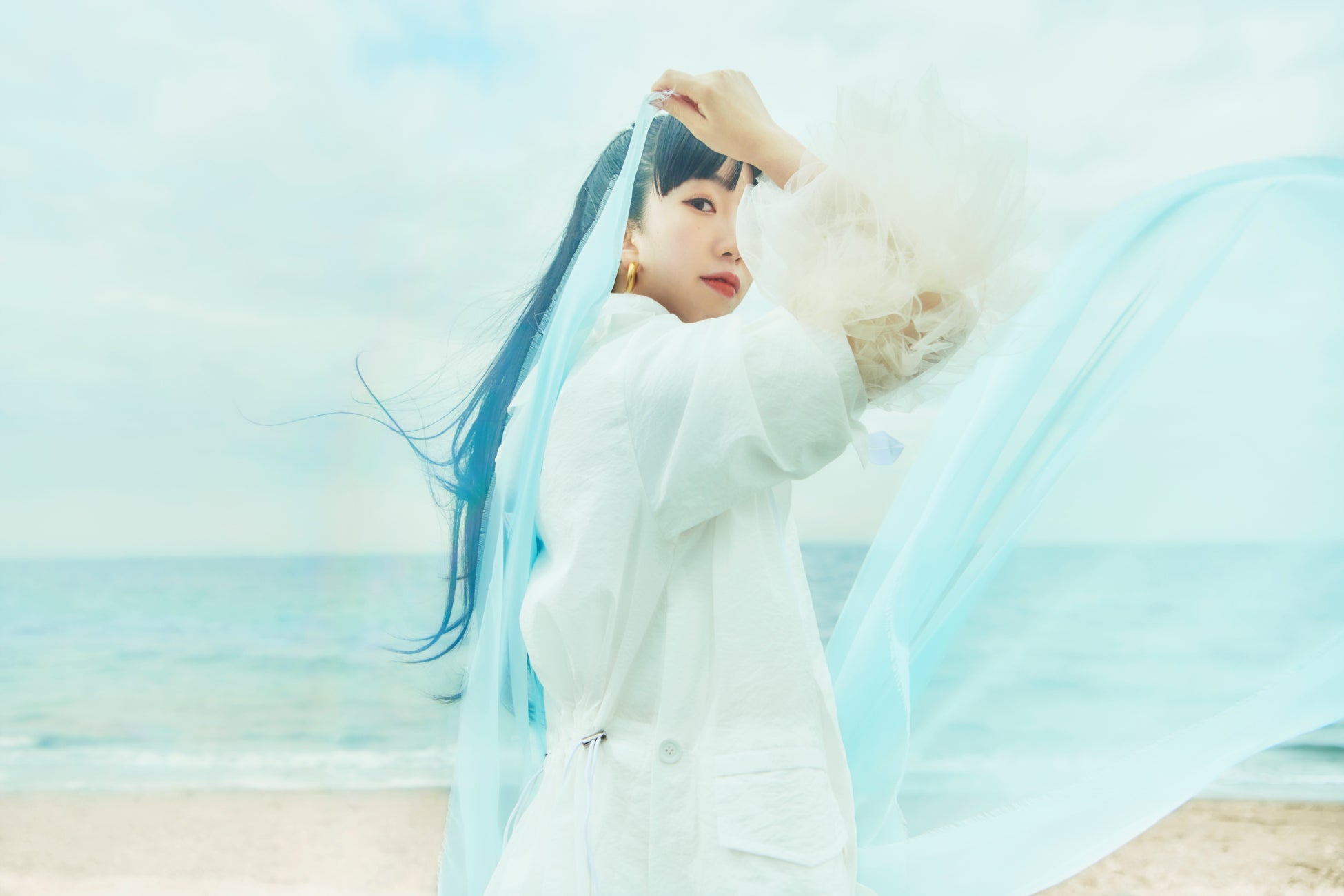 鈴木蘭々の芸能活動35周年記念を記念した初のベストアルバムから筒美京平が遺した新曲「戦場のラブレター」の先行配信スタート！