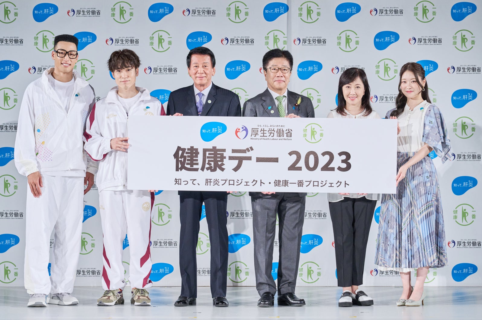 芥川賞作家・津村記久子さんの『水車小屋のネネ』が「本の雑誌が選ぶ2023年上半期エンターテインメント・ベスト10」で第1位! 新聞・雑誌などメディアで多数紹介され、話題の感動作