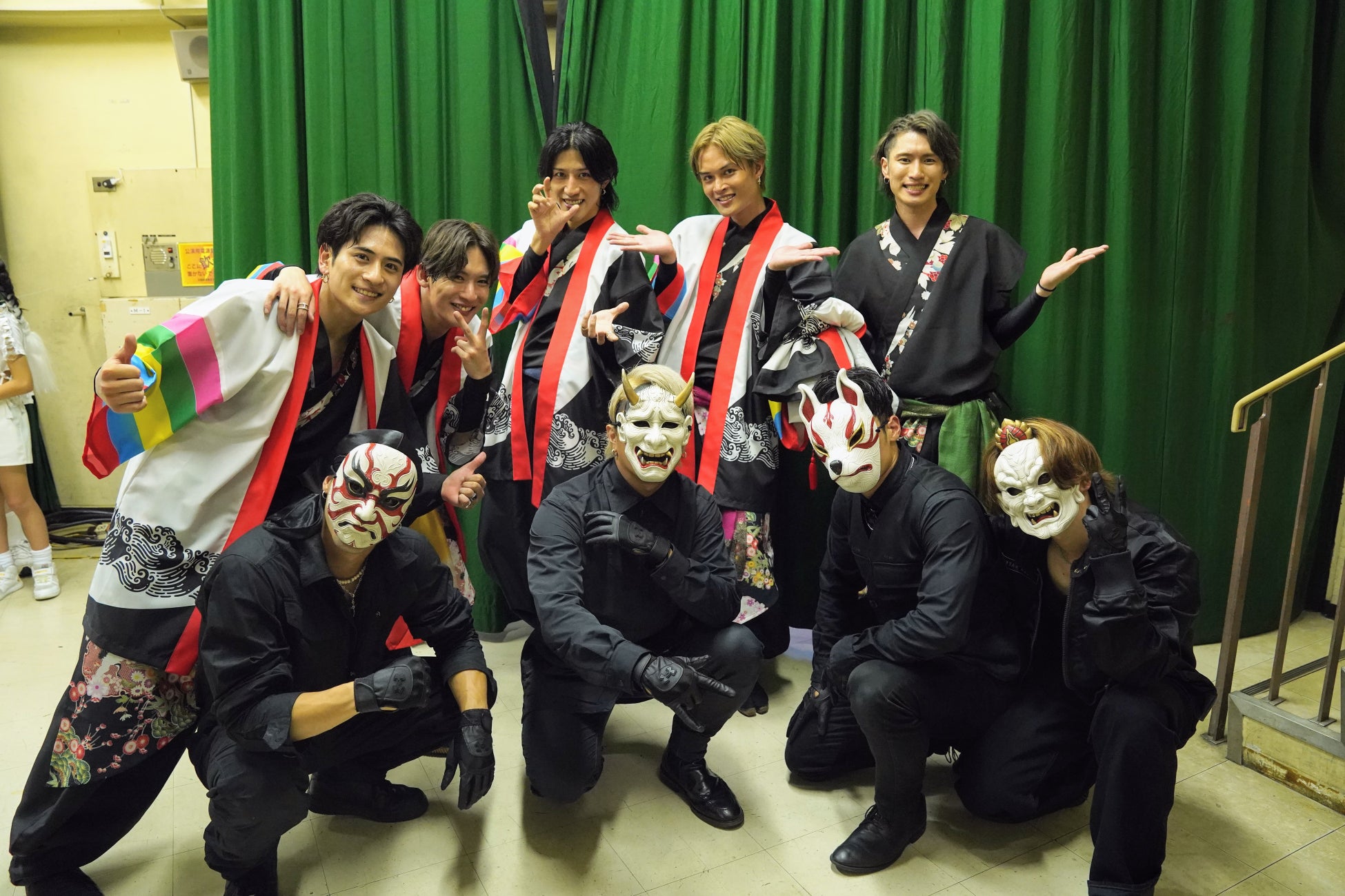 謎のお面ダンステロリスト集団O-MENZが7th ANNIVERSARY TOUR 『超G.U.M祭』ファイナル大阪城野外音楽堂にオープニングアクトとして出演翌日には大阪城公園で路上ライブも開催