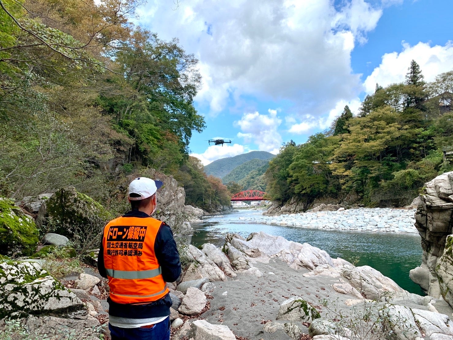 池袋・開業74年【リビエラ東京】緑あふれるお庭でのジャズ生演奏とディナーを楽しむ夕べ「森のジャズラウンジ」を11/2開催。アート&ジャズ!秋の夕空でジャジーな時間を楽しめる。