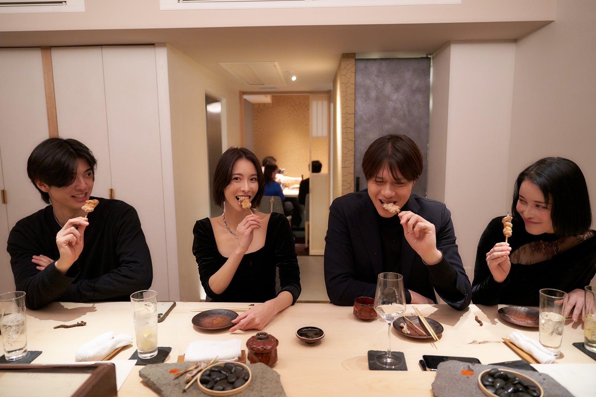 バレエダンサーを多く描いた“現代のドガ”。ロバート・ハインデルが美術を手掛けたバレエが日本初演。小泉八雲「雪女」を題材にした世界初演作も。