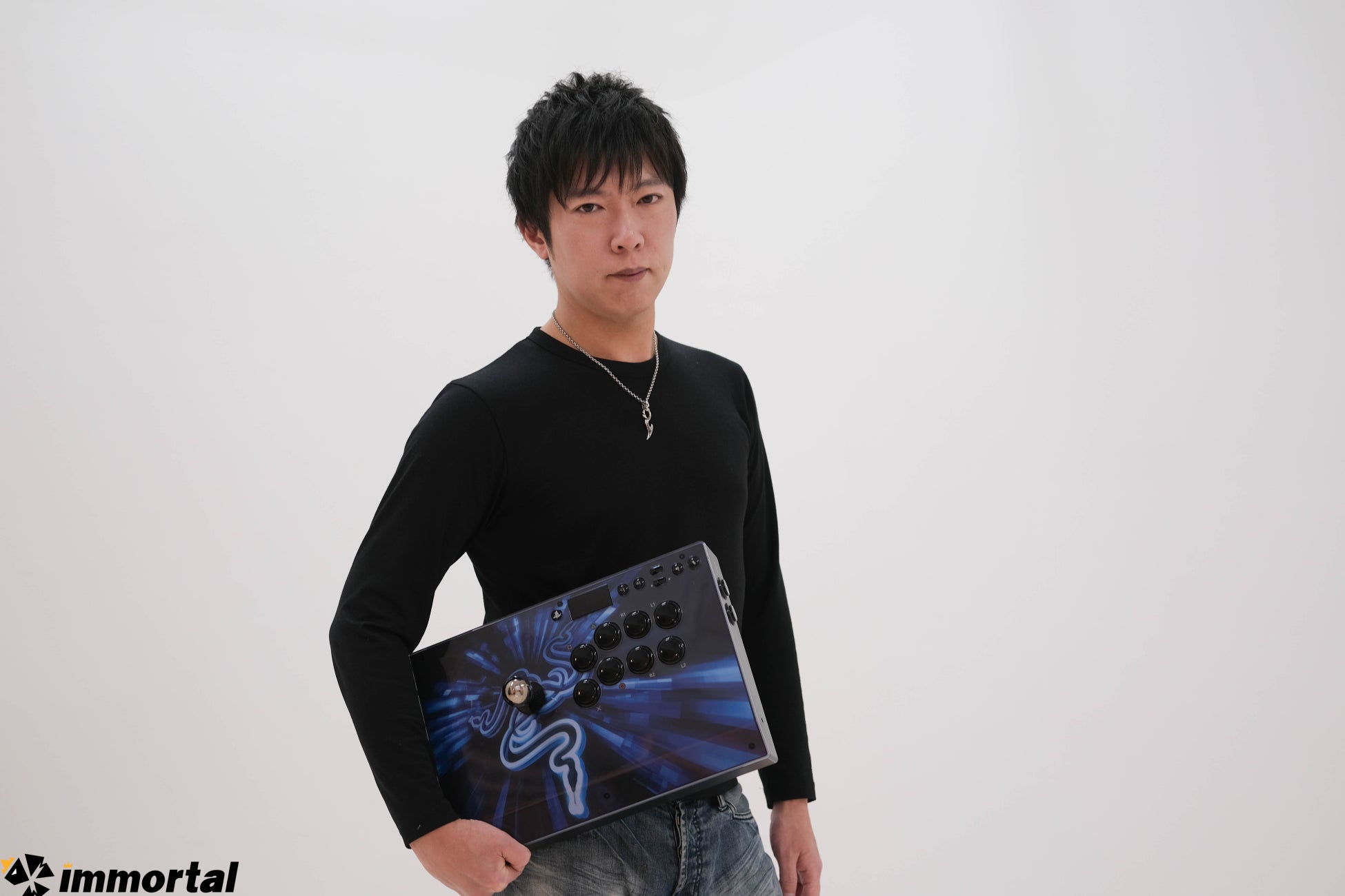 「Bitfan」にて、元宝塚歌劇団雪組女役スター・大湖せしるのオフィシャルサイト兼ファンクラブをオープン!