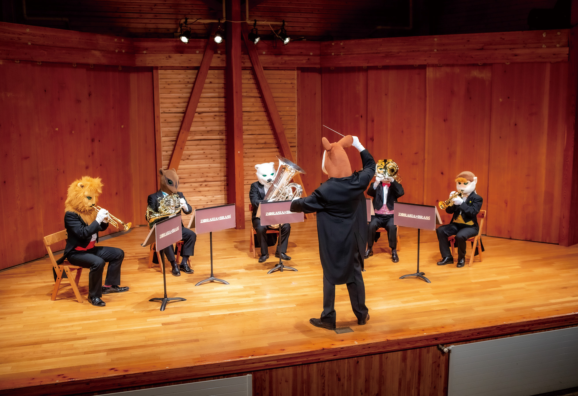 動物たちの金管五重奏団 ズーラシアンブラス・サキソフォックスが
信州のすいせん畑に囲まれてコンサートを4月20日・21日に開催　