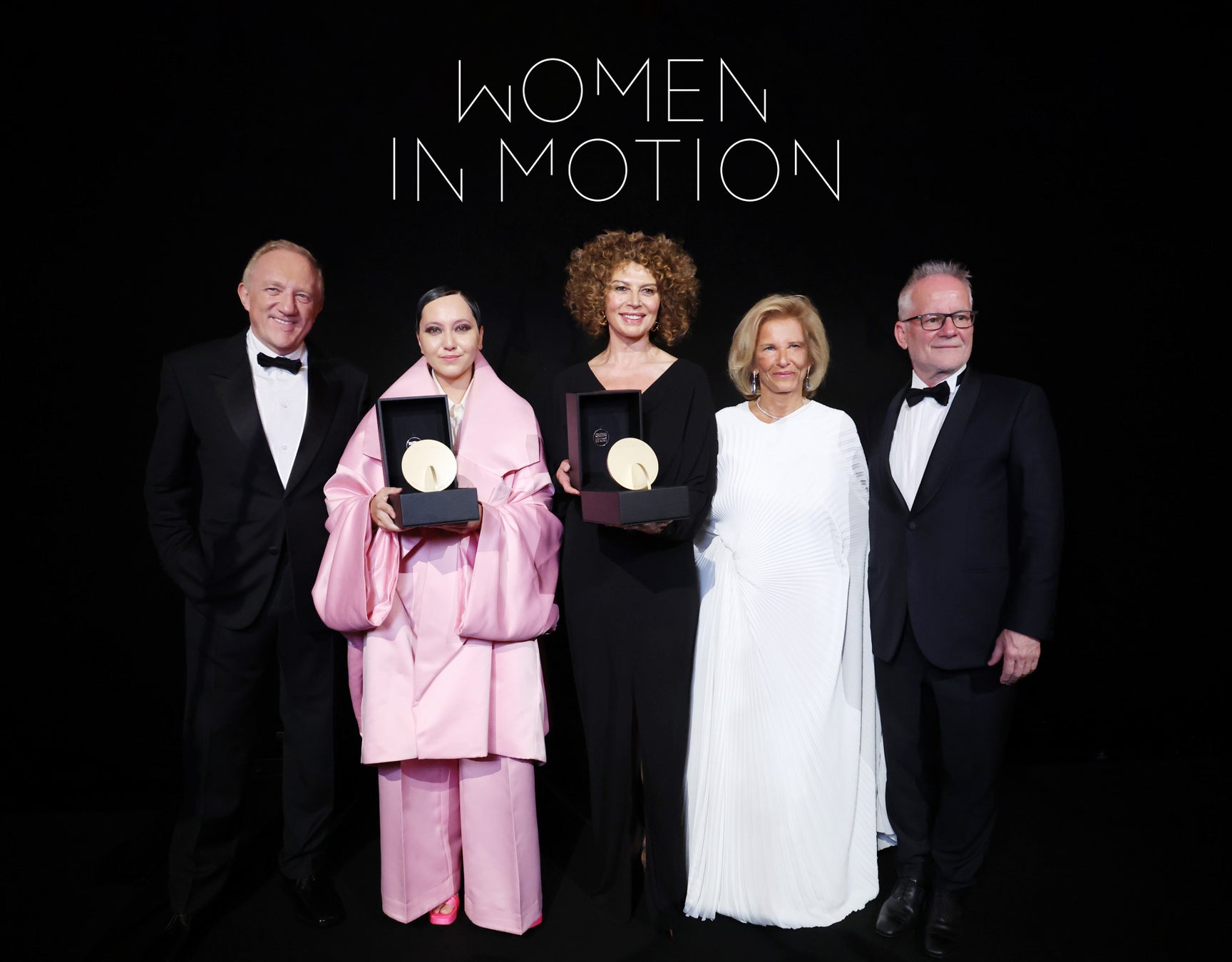 カンヌ映画祭での「ウーマン・イン・モーション」オフィシャル・ディナーにてドナ・ラングレーが2024年「ウーマン・イン・モーション」アワードを受賞
