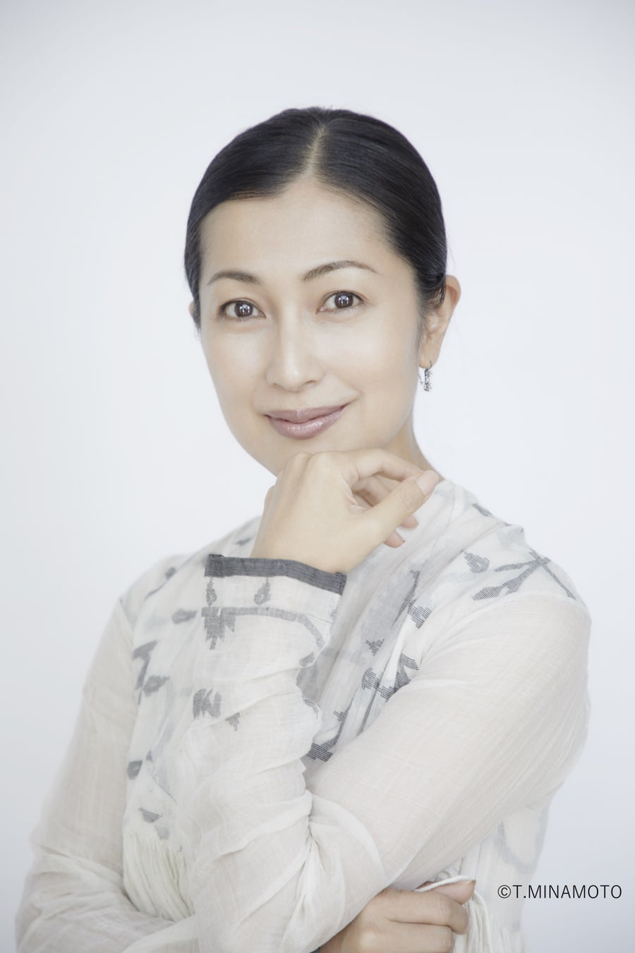 女優の鶴田真由氏が愛媛県出身のショートショート作家・田丸雅智氏の対談番組「FM愛媛の“まじめな”コトバプロジェクト コトバノまほう」に登場！