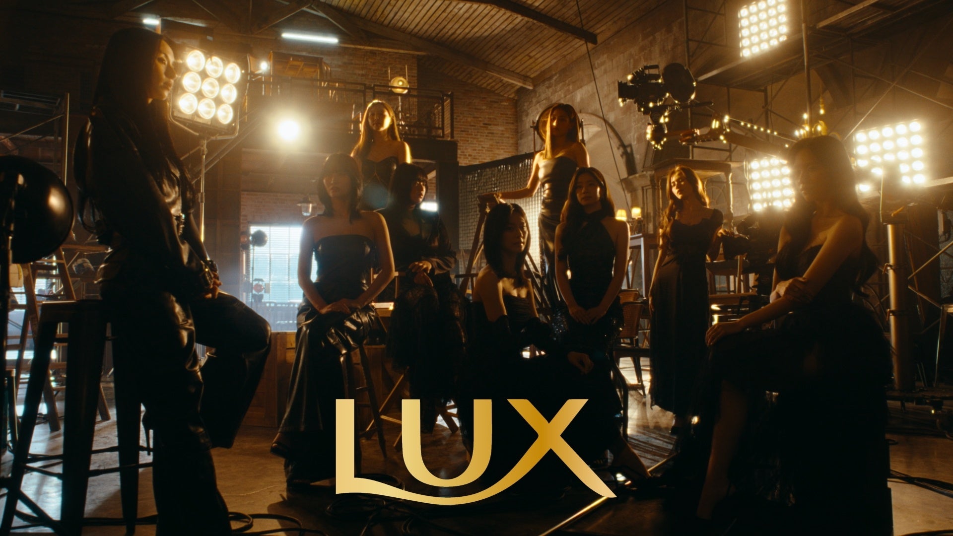 LUX×TWICE「#BeHairself 私らしく輝く髪へ 第2弾」篇／TikTok チャレンジ「#LUXTWICEツヤ髪CM撮影チャレンジ」10月7日（月）より同日公開