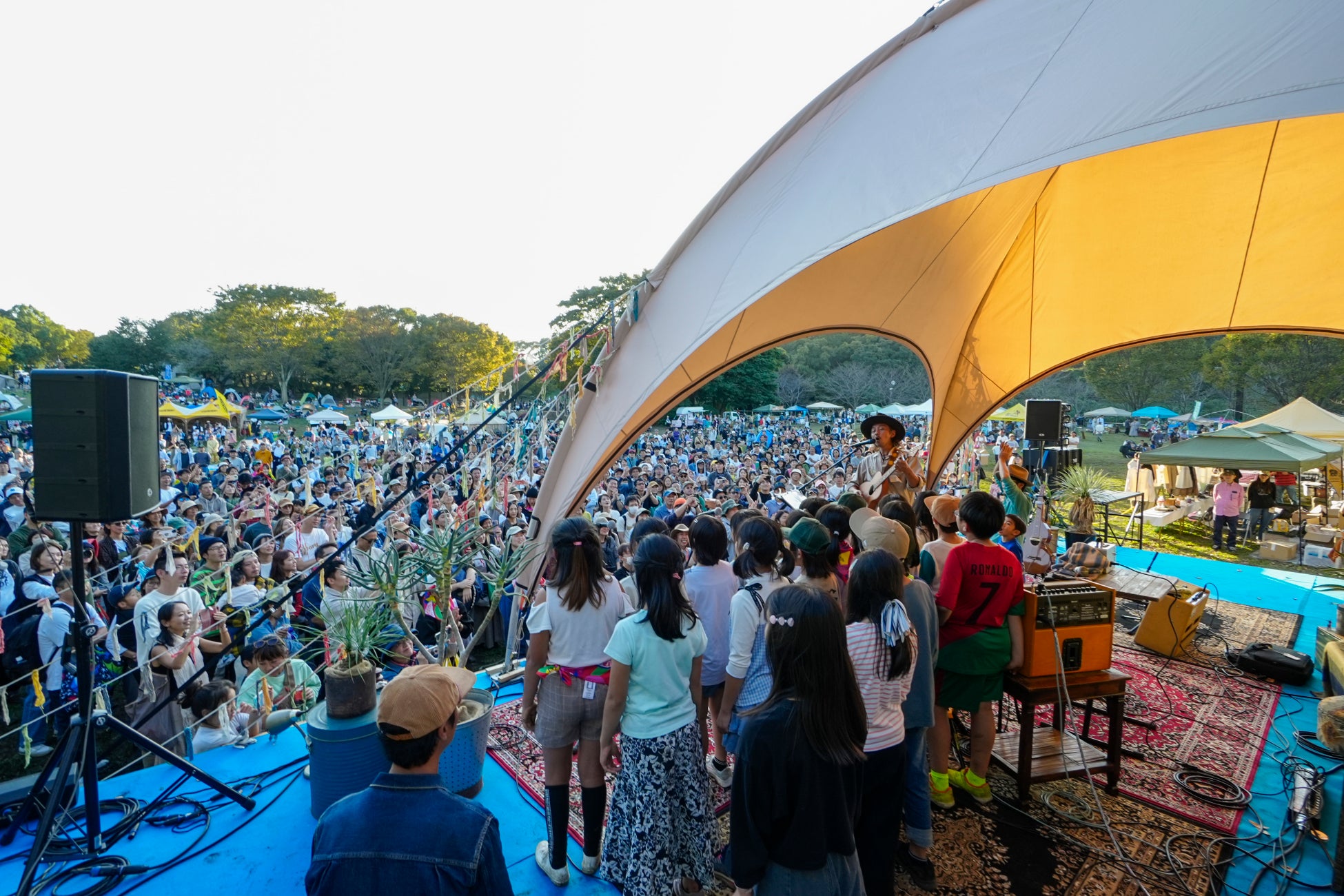 シンガーソングライター・Caravanによる子どもたちとの共演も実現。地域とのつながりを深めた2回目の「HARVEST PARK 2024」終了、新たな日常へ。