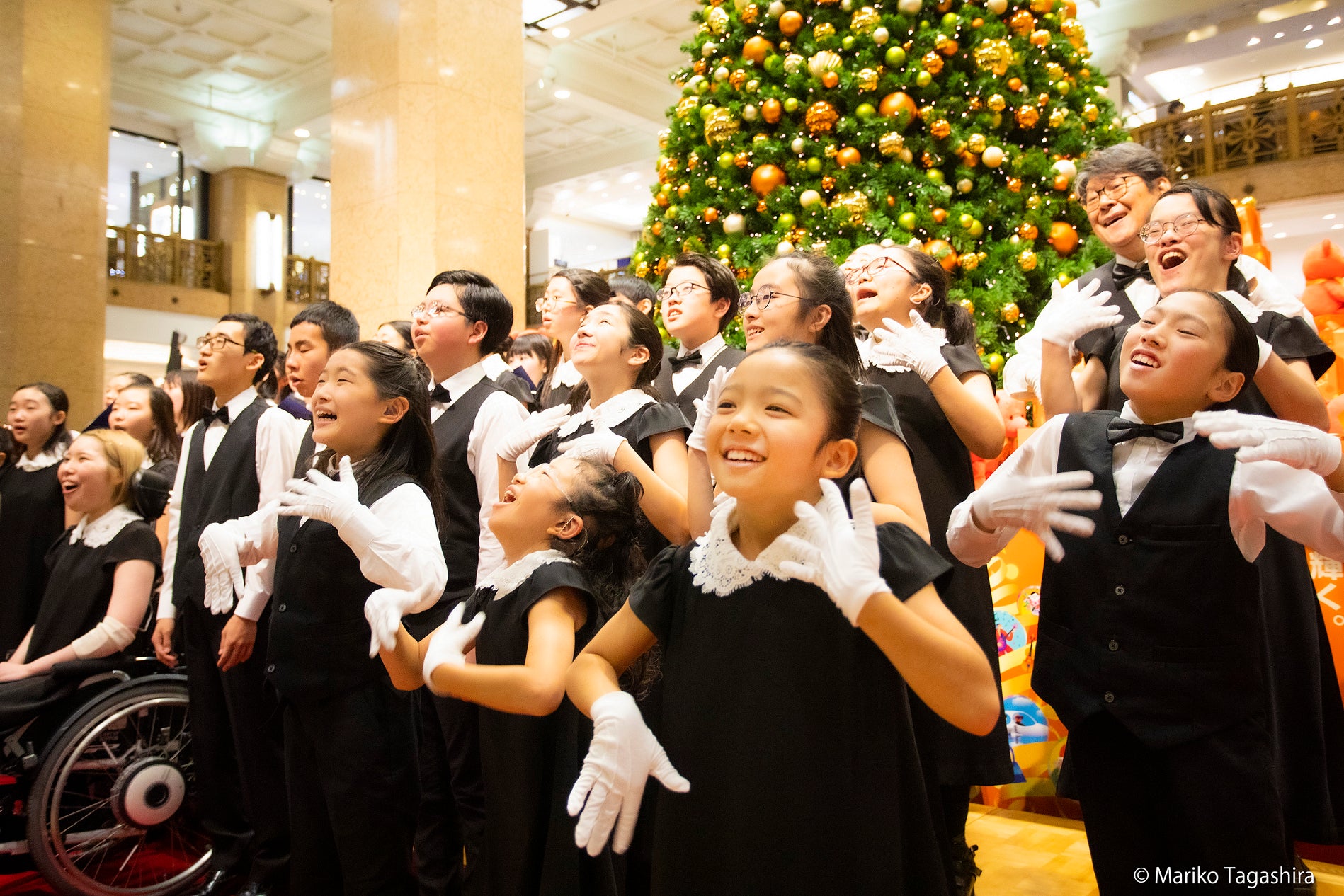 【札幌文化芸術劇場 hitaru】山海塾「降りくるもののなかで―とばり」上演
