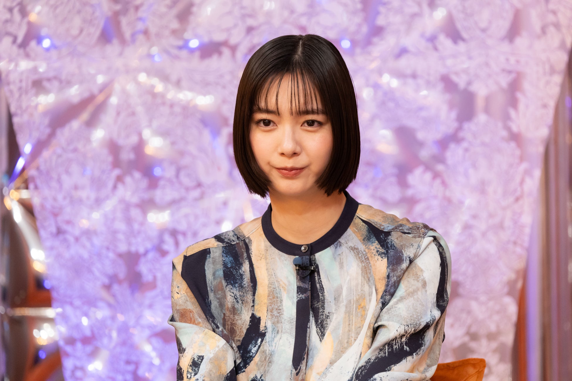 「ABEMA」、2月21日（金）よる10時より放送する『ダマってられない女たち』第10話に先駆けて、新川優愛、ゆうちゃみらゲストのスタジオの様子を公開！