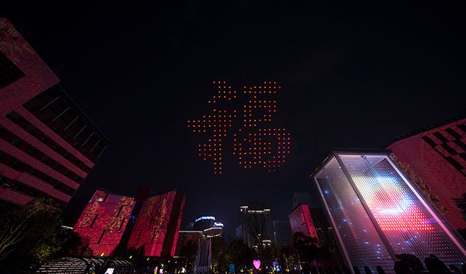 ファースト写真集にして全てを魅せる――人気急上昇中の女性声優・夏吉ゆうこの全力がここに