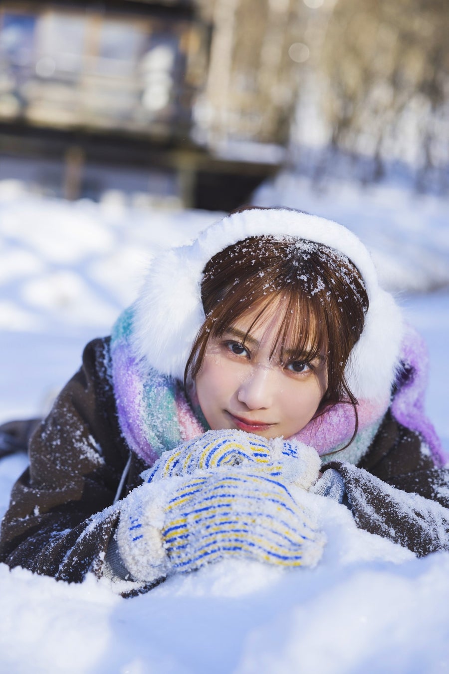 日向坂46・佐々木久美1st写真集『めくる日々』先行カット第7弾　純白ビキニの谷間カットを披露