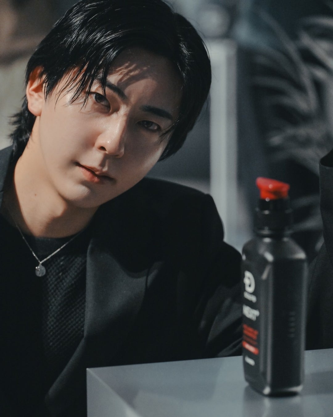 YOSHIKI、2025年MLB開幕戦で日米両国歌を演奏 首の手術後初のパフォーマンスが歴史的なシーズン開幕を飾る