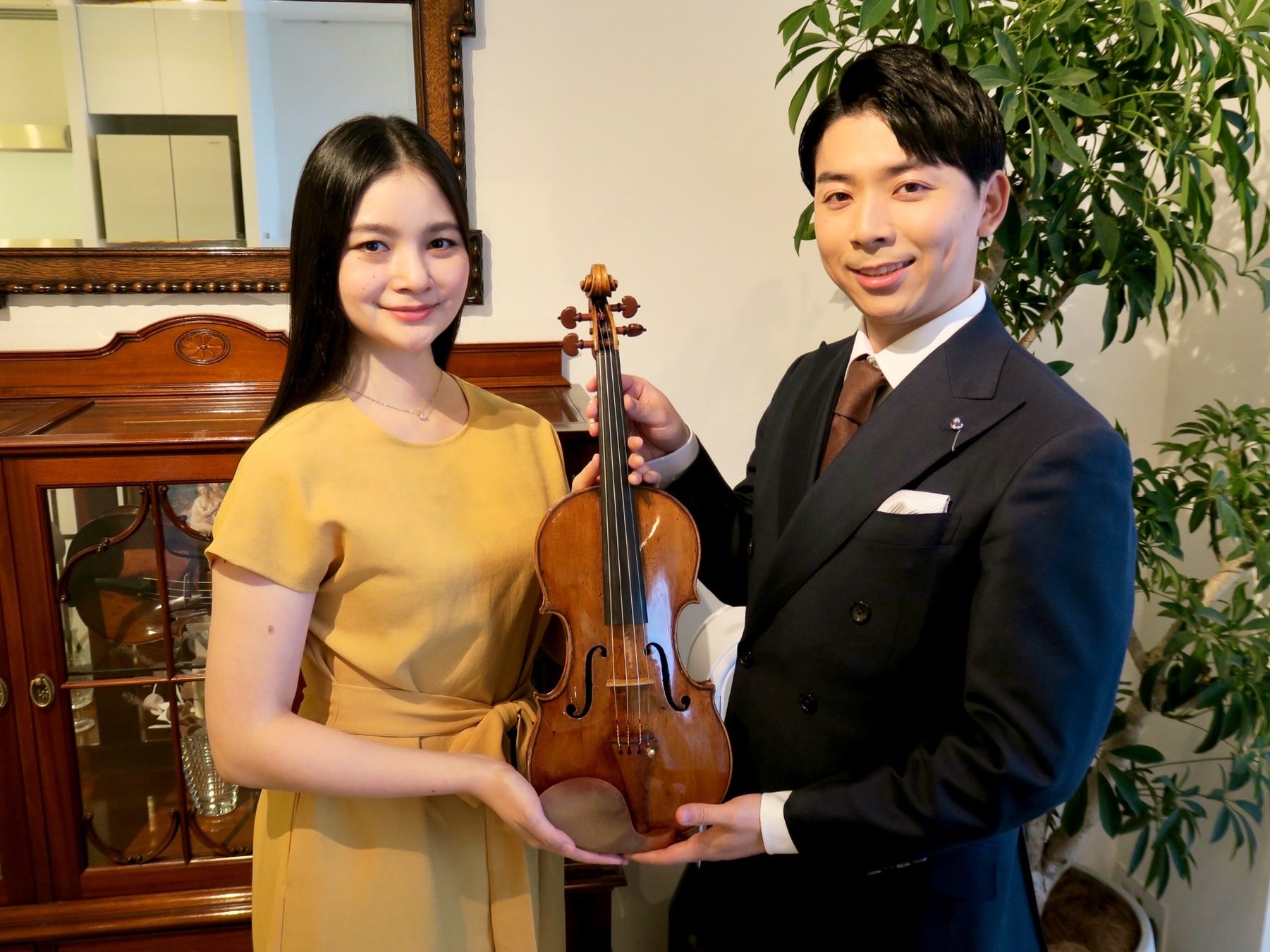 NY拠点のシューゲイズ・バンド、Hotline TNT（ホットライン・ティー・エヌ・ティー）が来たる3rdアルバムからの先行シングル「Julia’s War」とそのMVを公開