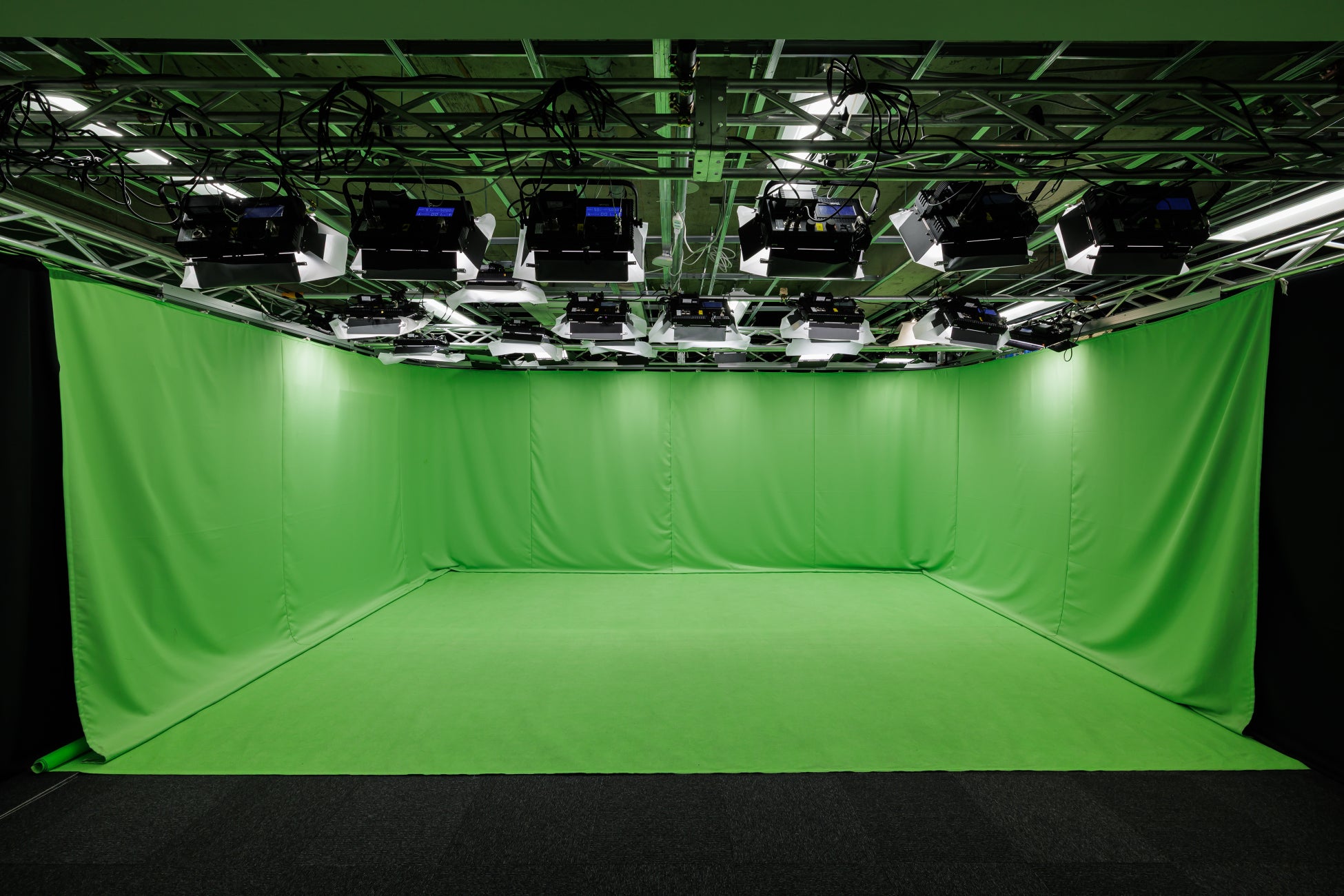 全世界に向け、ゴジラのライドアトラクションを⼭崎貴監督が鋭意製作中︕︕「ゴジラ・ザ・ライド」を超える「新・ゴジラ・ザ・ライド」2025 年夏以降、全世界で順次公開︕!