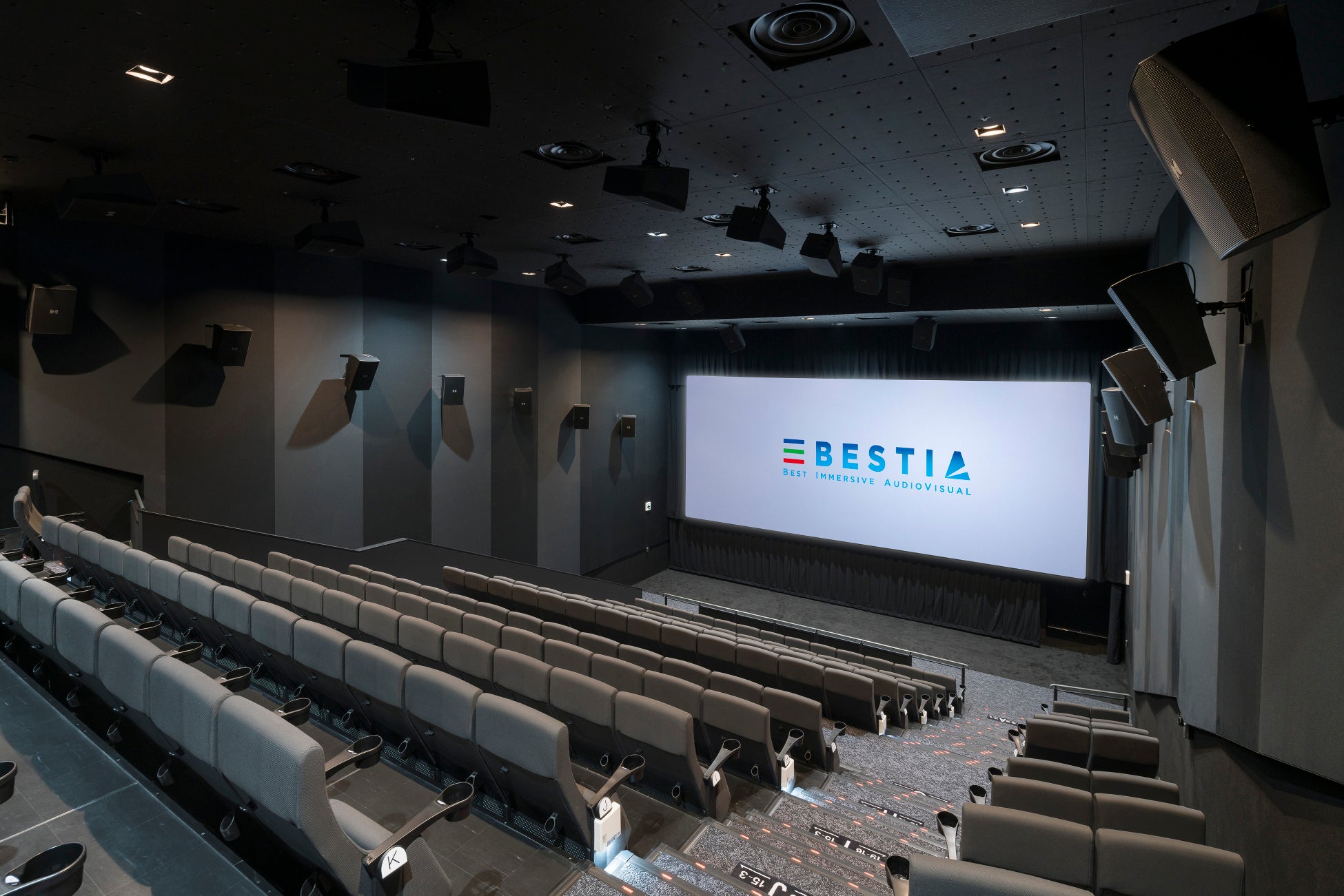 「The Performance」テレビ朝日系全国ネットで地上波放送！放送日時解禁！推し曲ベスト３公開！