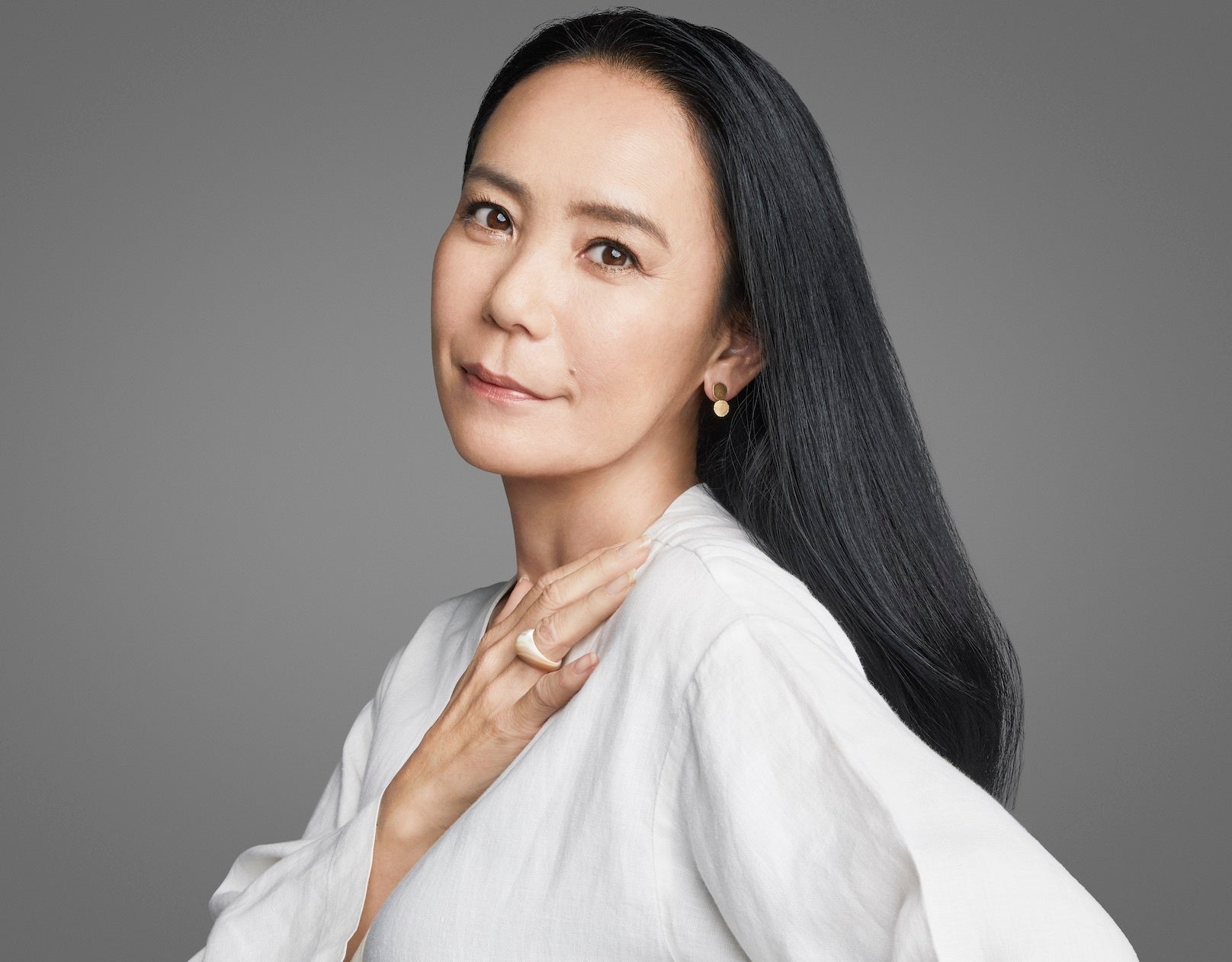 人気テレビ番組「坂上どうぶつ王国」から感動の実話が小説に！　集英社みらい文庫から、『坂上どうぶつ王国　ノベライズ　保護犬・保護猫ストーリー』が5月23日（金）に発売！