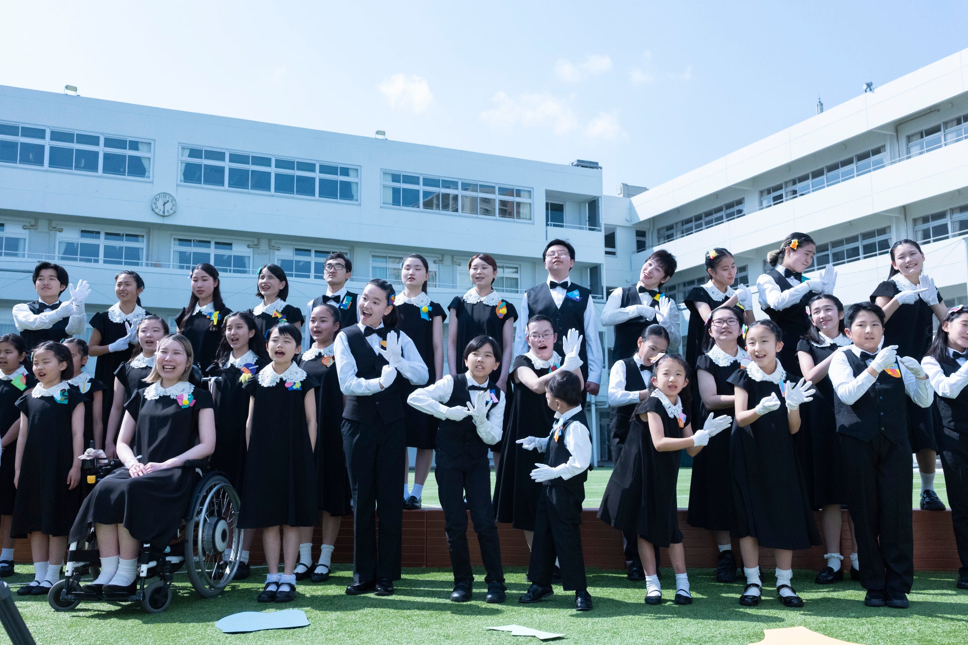 6000人の応募から選ばれた！「BLACK & WHITE」スターティングメンバー24名を発表!