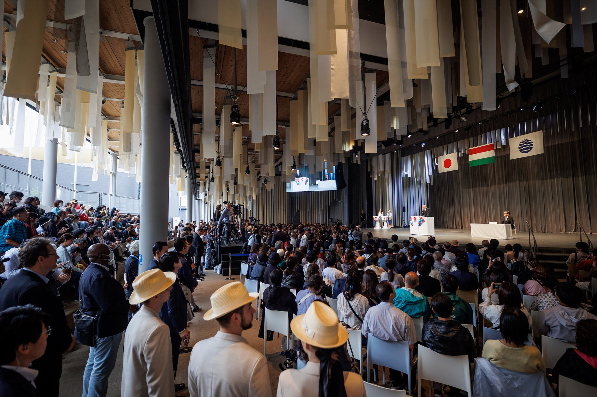 「彼女がギャンブル嫌だったらやめられる?」バッテリィズ・エースの衝撃回答に村重杏奈が絶句…!“金銭感覚がアホほどバグっている”エースに先輩芸人たちもお手上げ!?「お話になりません」『しくじり先生』