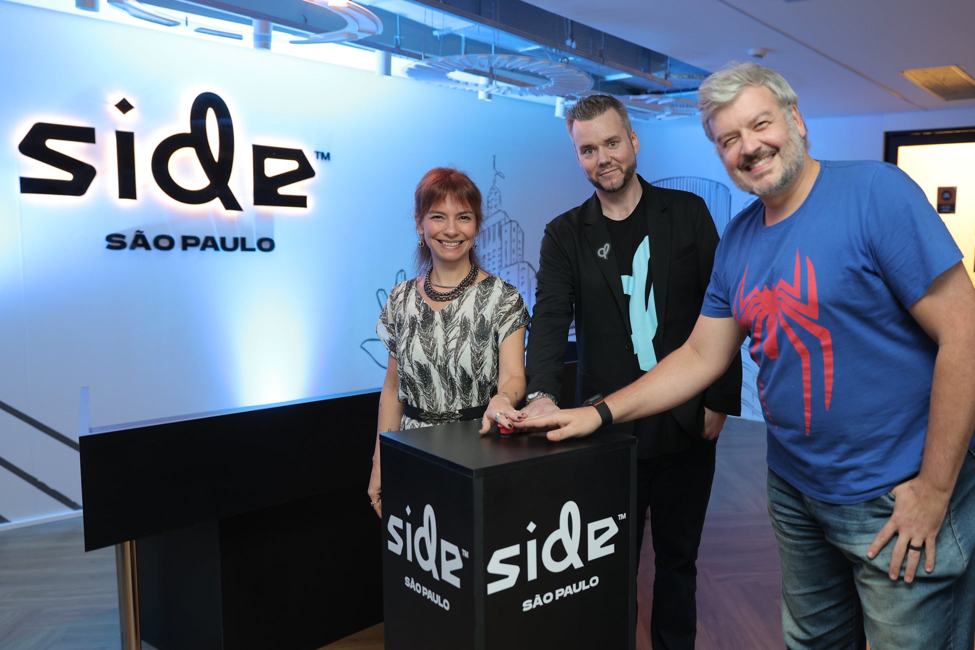 元BiSムロ葉菜子を中心に古森もぐ、ヒューガー、いかさんの4名で結成されたSNSフォロワー数120万超を誇る音楽グループ「名称非公開」が5月28日にデビュー。9月にはホールワンマンLIVEも決定。