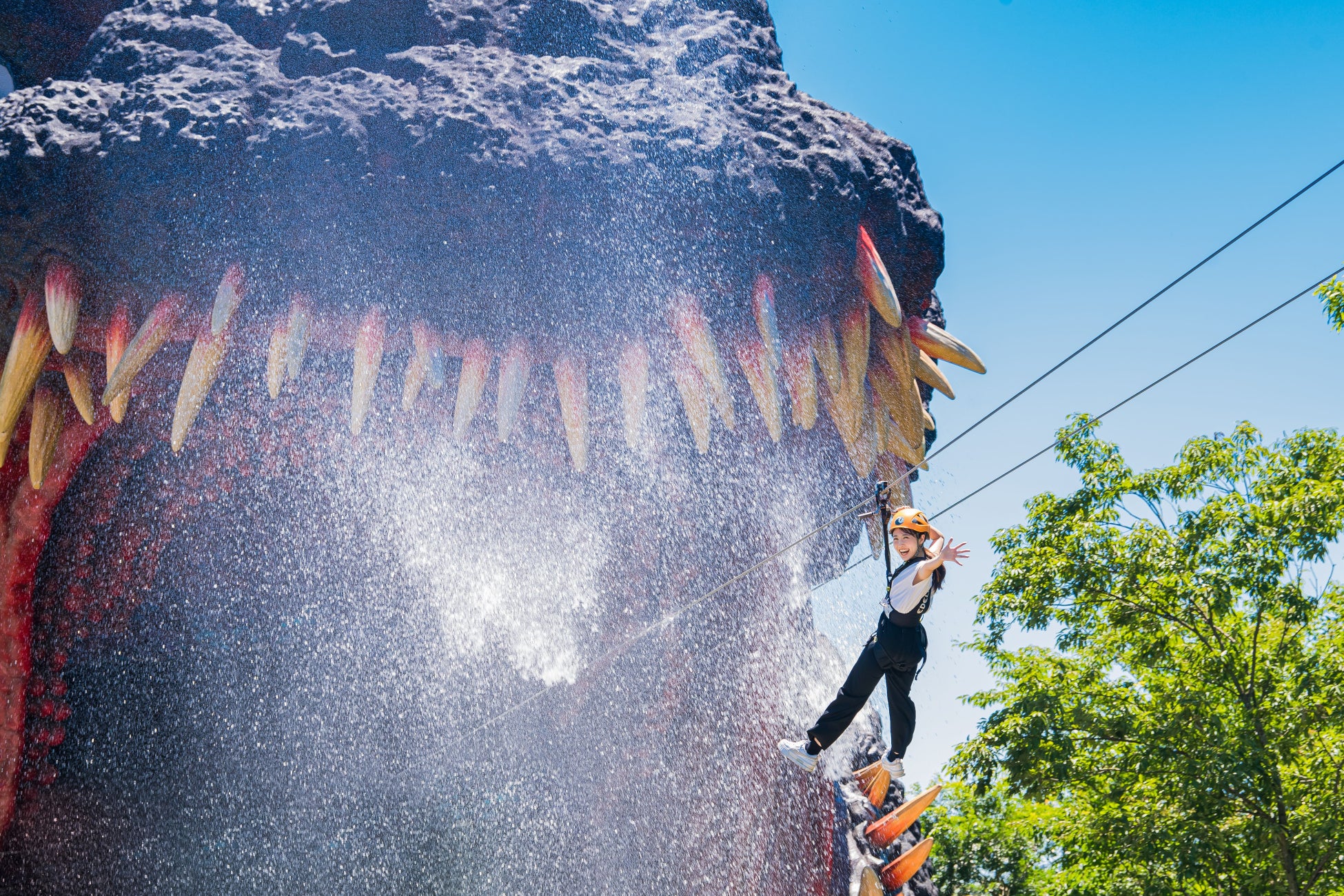 英国の伝説的ライブハウス「marquee club®/マーキー・クラブ®」が輩出した世界的人気バンドやアーティストの当時の出演ポスターをモチーフにしたＴシャツ/靴下が登場！