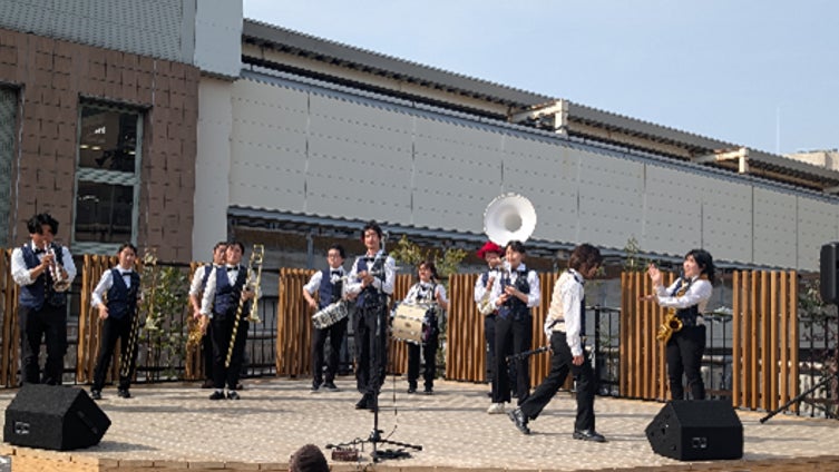 【号泣の声多数】タレント・田村淳が母との死別を経て綴った家族エッセイ『母ちゃんのフラフープ』が6月25日に発売！　講演会の開催も決定！