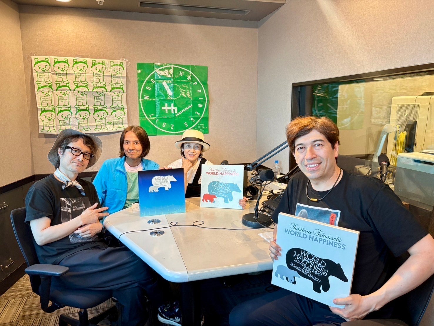 【McQueen】キャリー・クックがマックイーンを着用