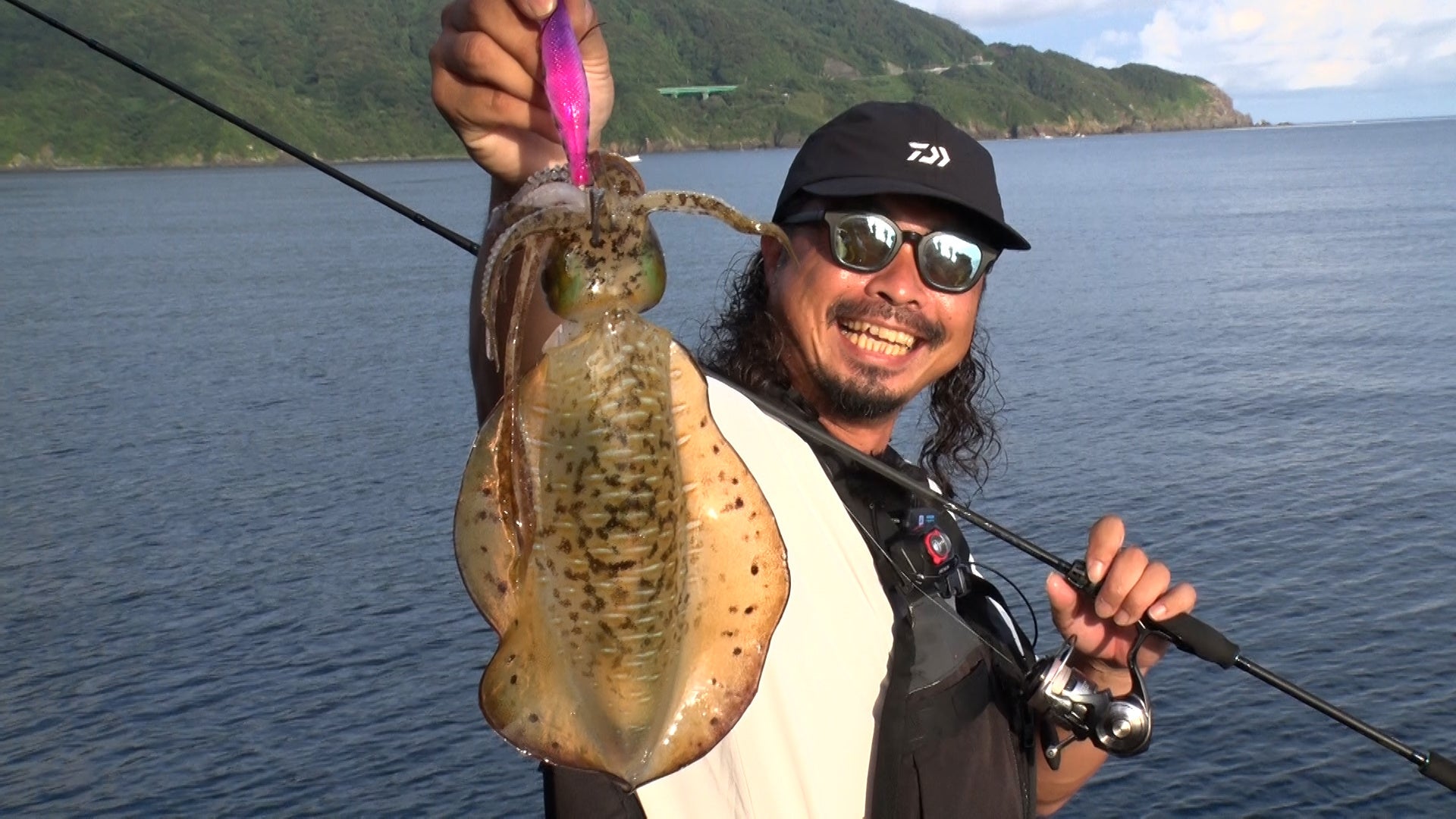 『愛のハイエナ season4』#1｜元グラドル・小阪由佳の衝撃“洗脳時代”にニューヨーク＆さらば青春の光も絶句／中川安奈が“キャバクラに行った理由”にニューヨーク・屋敷「良くないヤツと飲んでそう」