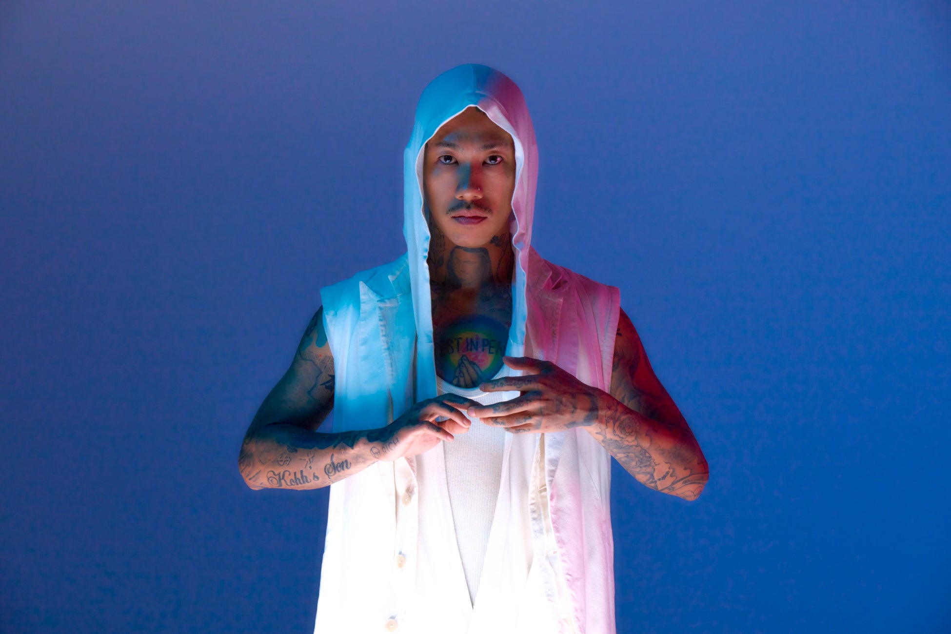 DJ、画家、モデルとして幅広く活動しているmone shiroshinaの全作書き下ろしの個展「萌音展」が7月6日から12日まで銀座で開催。