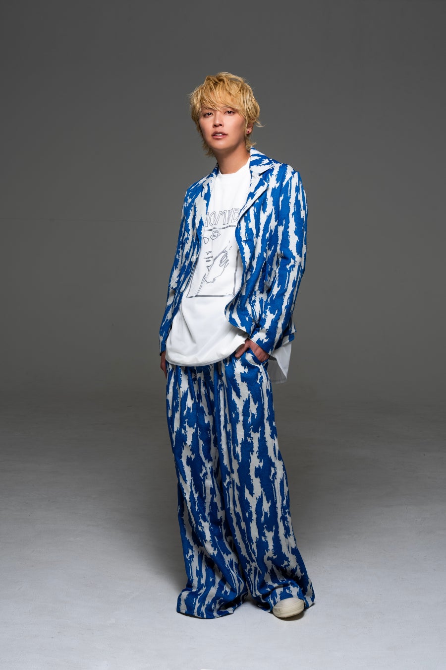 神戸、夜を彩るネオンロックバンド<猫背のネイビーセゾン>自身最大規模の【GLEMLiNS TOUR】 (読み:グリムリン ツアー)開催。ファイナルは初の大阪BIGCATワンマン!