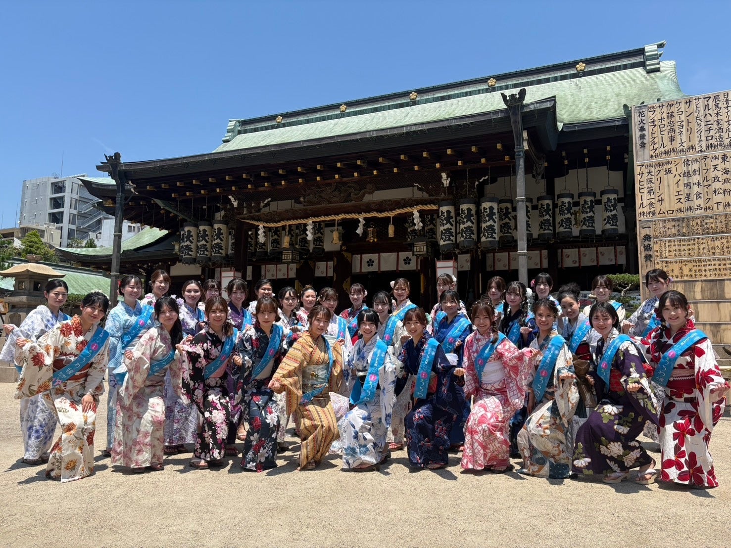 夏の楽園ここに誕生!! アジアNO.1のGO GOダンサーチームCYBERJAPANがZEROTOKYOをジャック!! クールなダンサーからBIKINI GIRLSまで総勢16名大集合!!