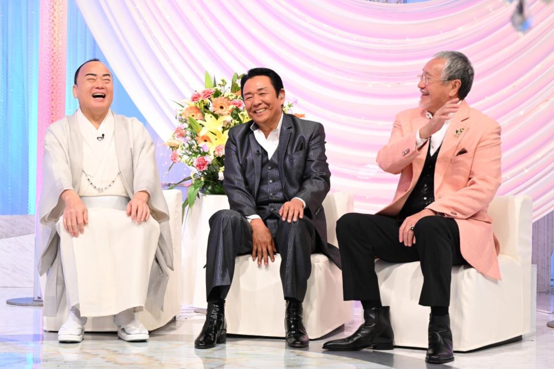 7月26～27日開催の『VketReal 2025 Summer』にアバター1,000名超えの巨大フォトスポットが登場！パラクリ出展サークルも動画でご紹介！